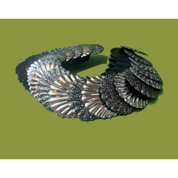 Silver & Black/Silver Shells Stretch Cinch Belt 70s-80s - Picture 1 of 4